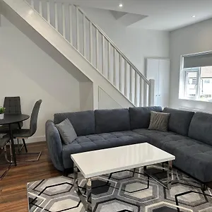 https://12-old-county-road.dublin-hotelsweb.com
